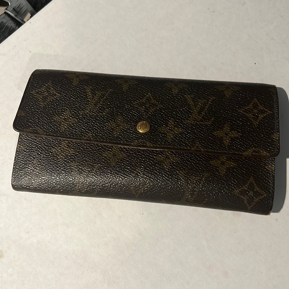 LV Monogrammed Sarah Wallet With Gold Chain